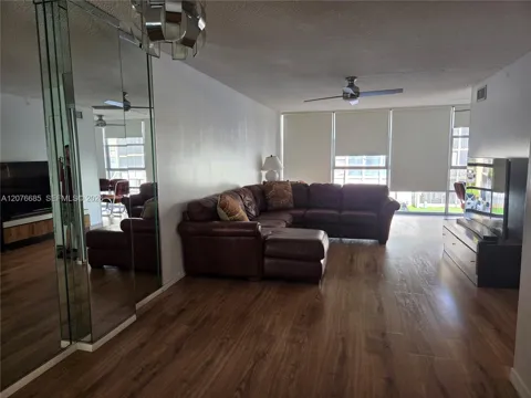 501 Three Islands Blvd #209