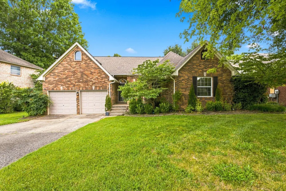1605 Glen Trail Dr Mount Juliet, TN 37122
