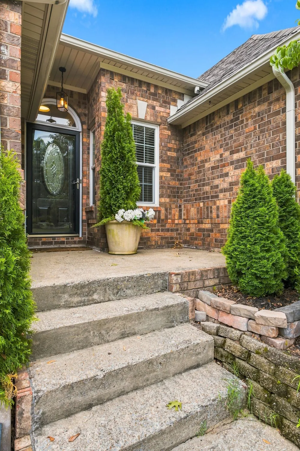 1605 Glen Trail Dr Mount Juliet, TN 37122