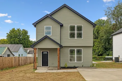 206 15th Ave W