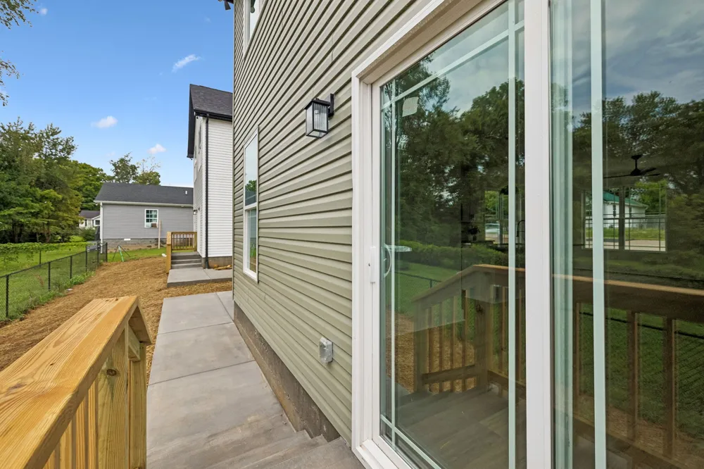 206 15th Ave W Springfield, TN 37172