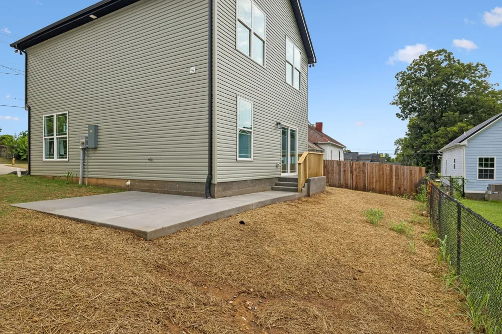 206 15th Ave W Springfield, TN 37172