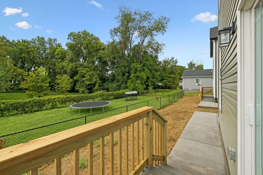 206 15th Ave W Springfield, TN 37172