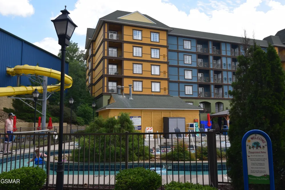 225 Collier Drive #UNIT 1516 Sevierville, TN 37862