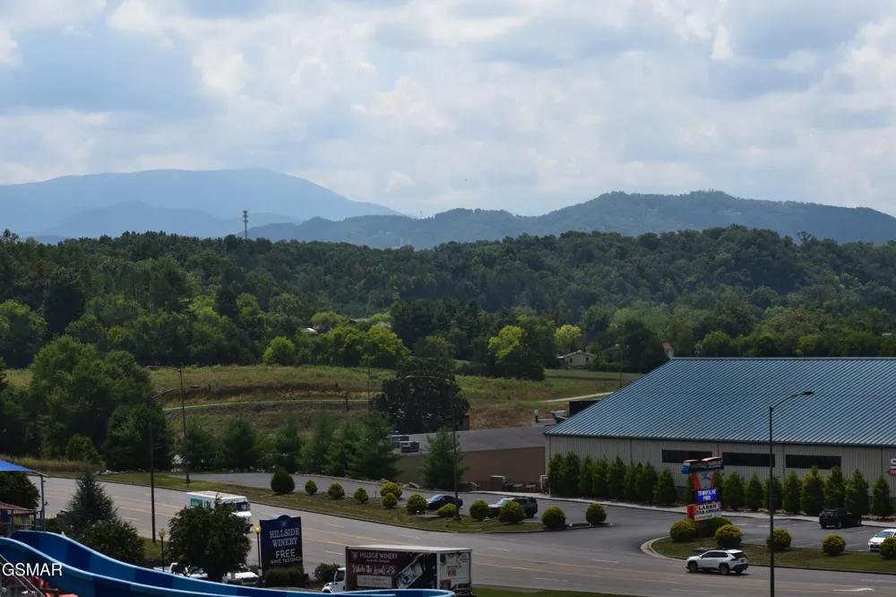 225 Collier Drive #UNIT 1516 Sevierville, TN 37862