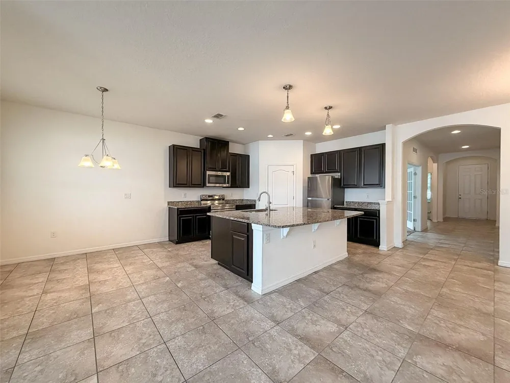 908 GLAZEBROOK LOOP Orange City, FL 32763