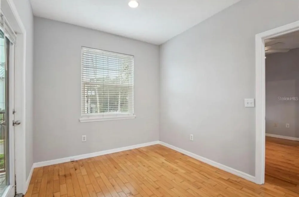 1810 E PALM AVENUE #1205 Tampa, FL 33605