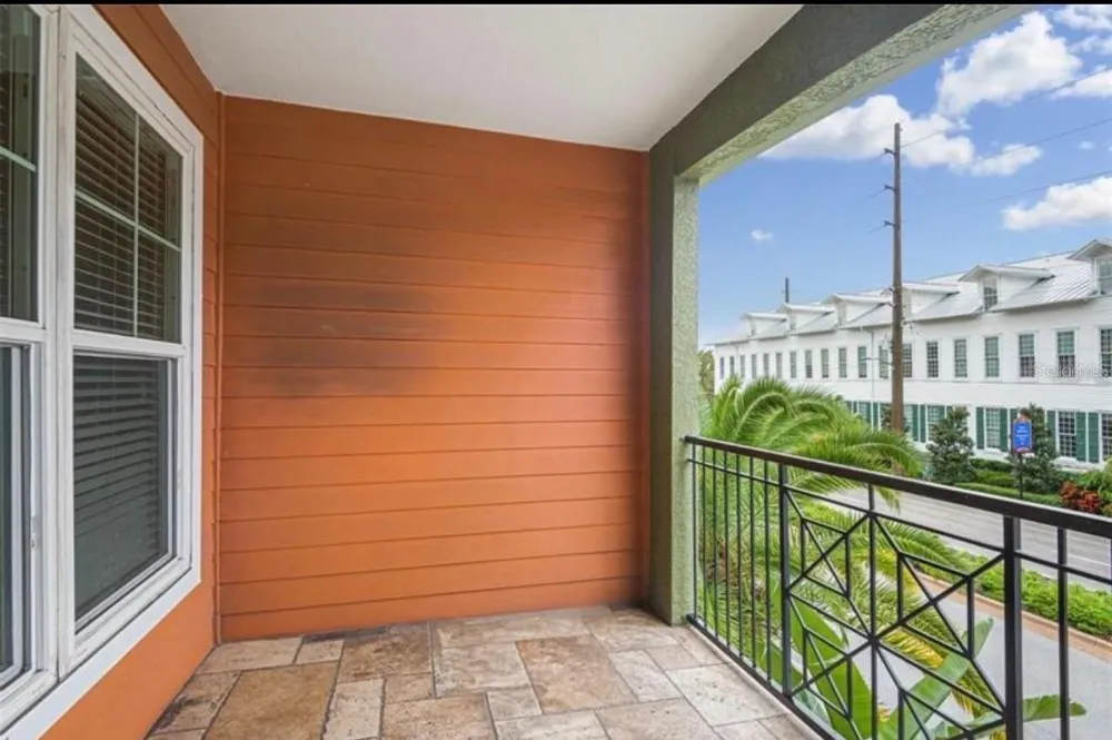 1810 E PALM AVENUE #1205 Tampa, FL 33605
