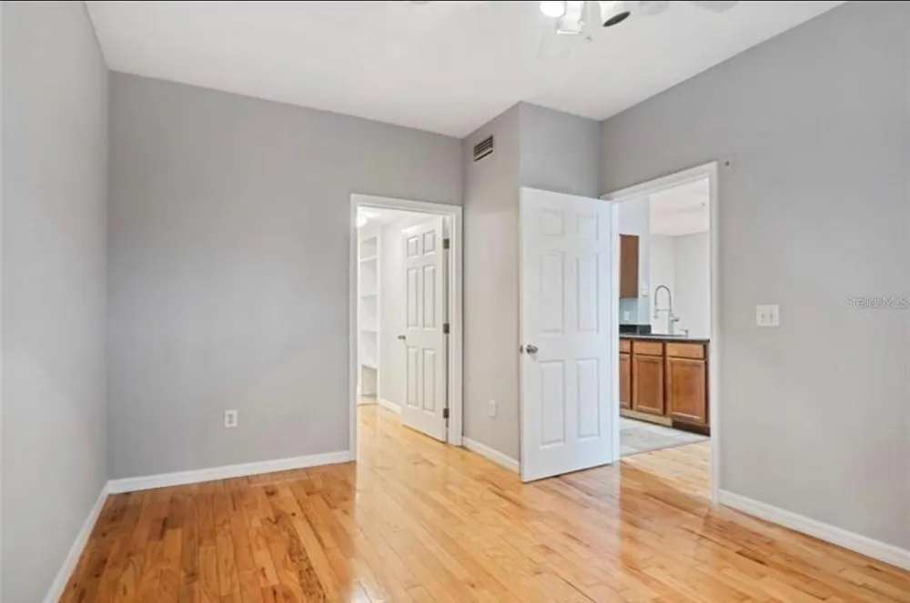 1810 E PALM AVENUE #1205 Tampa, FL 33605