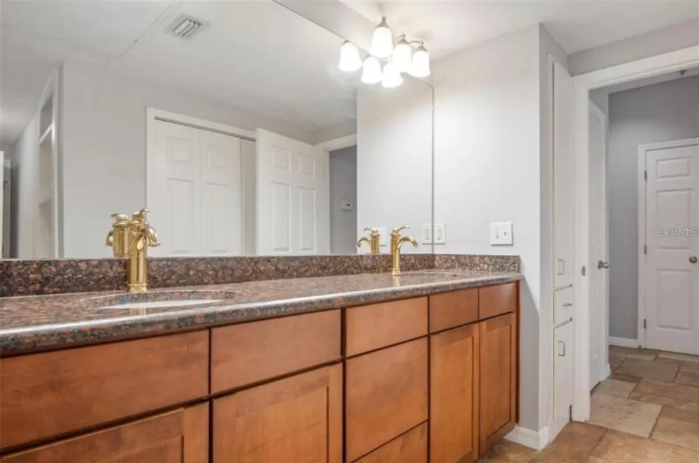 1810 E PALM AVENUE #1205 Tampa, FL 33605