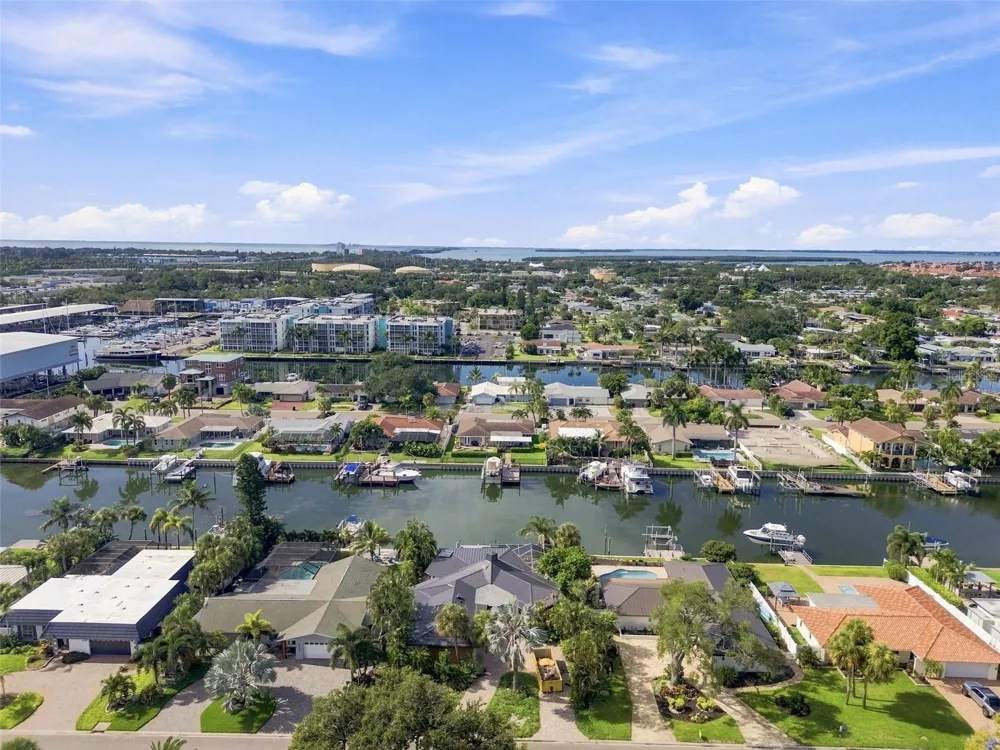 3830 46TH AVENUE S St Petersburg, FL 33711