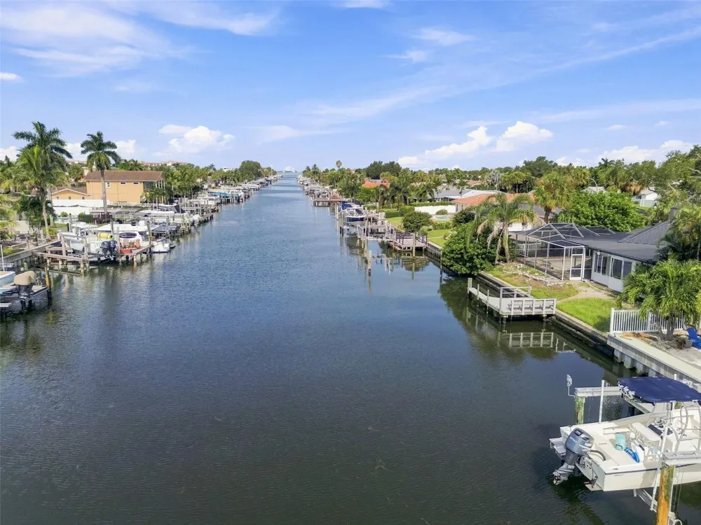 3830 46TH AVENUE S St Petersburg, FL 33711