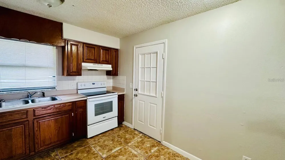 184 JULIE LANE #A Auburndale, FL 33823