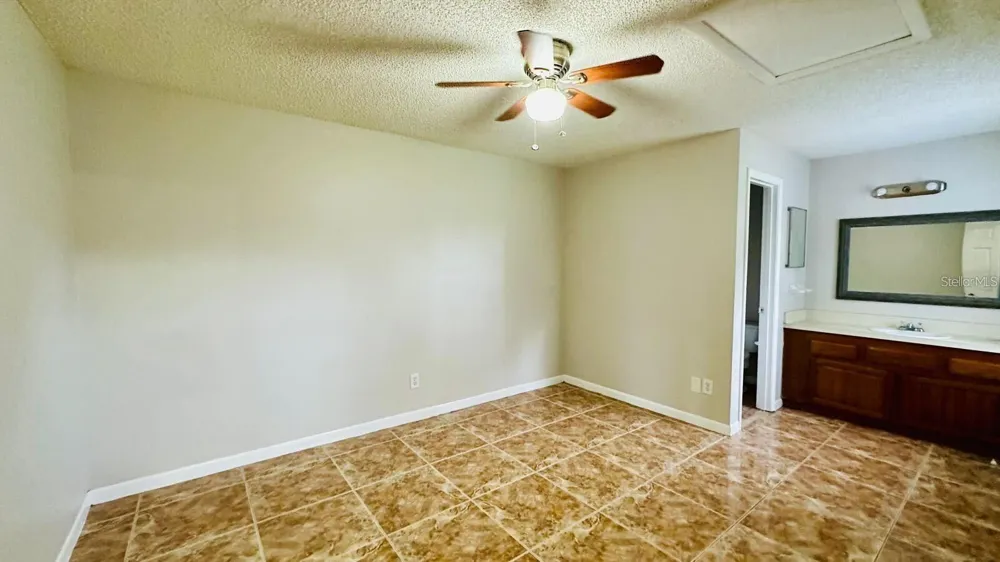 184 JULIE LANE #A Auburndale, FL 33823