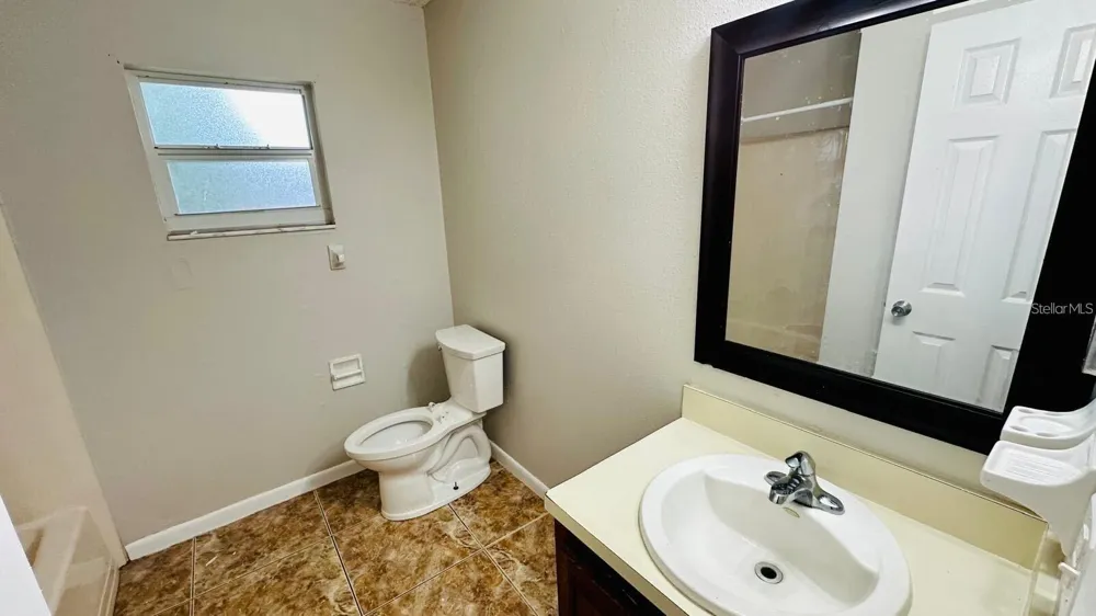 184 JULIE LANE #A Auburndale, FL 33823