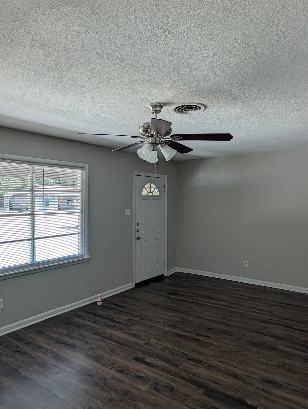 512 Judd White Settlement, TX 76108