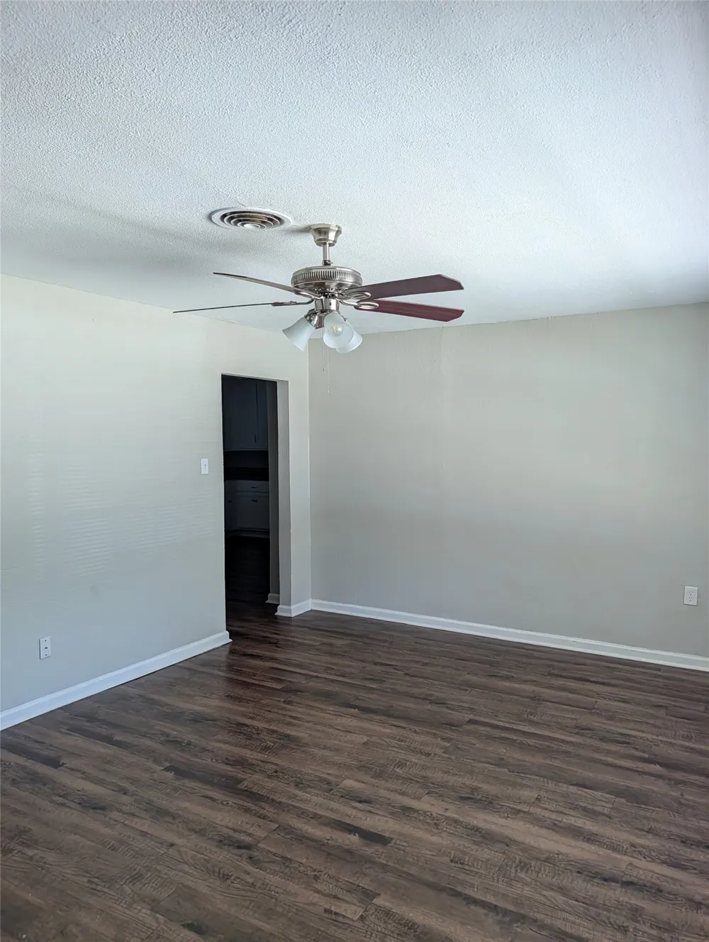 512 Judd White Settlement, TX 76108