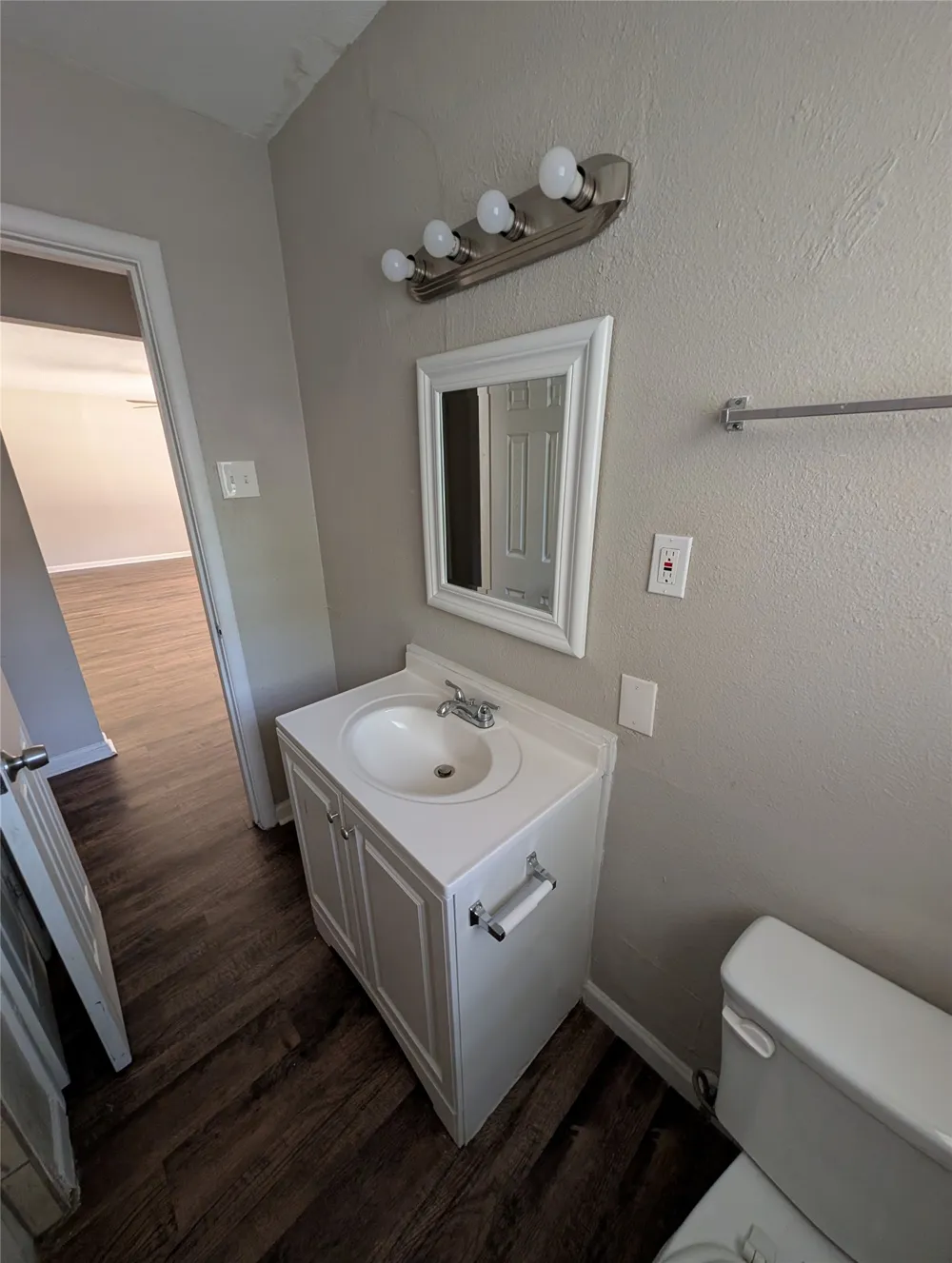 512 Judd White Settlement, TX 76108