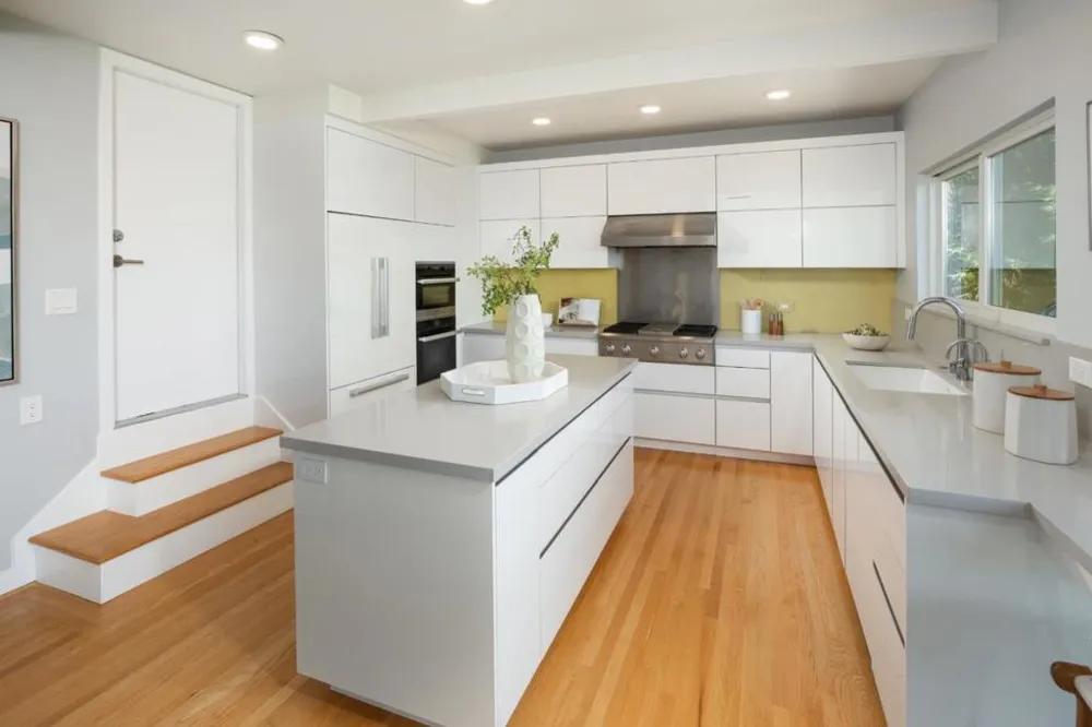 76 Coronado Avenue San Carlos, CA 94070