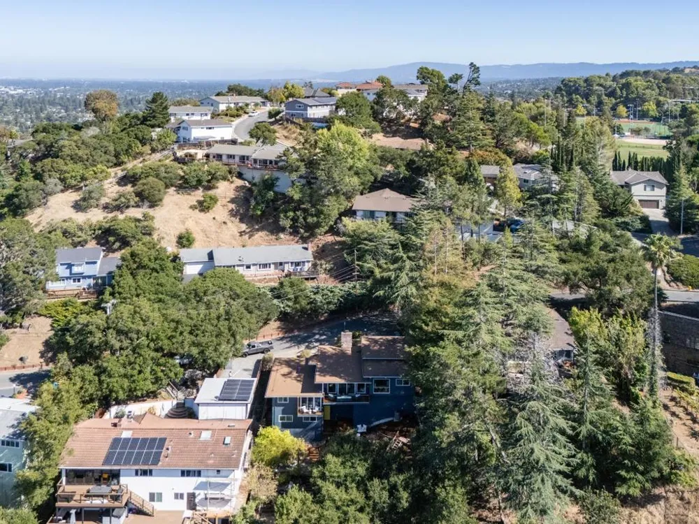 76 Coronado Avenue San Carlos, CA 94070