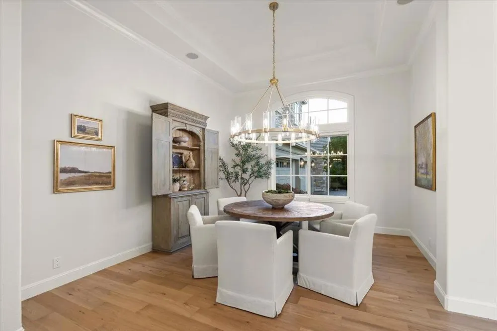 1750 Vista Del Sur Gilroy, CA 95020