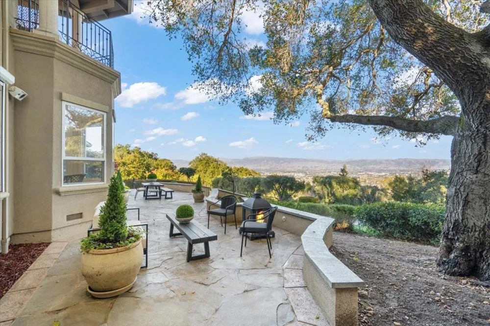 1750 Vista Del Sur Gilroy, CA 95020