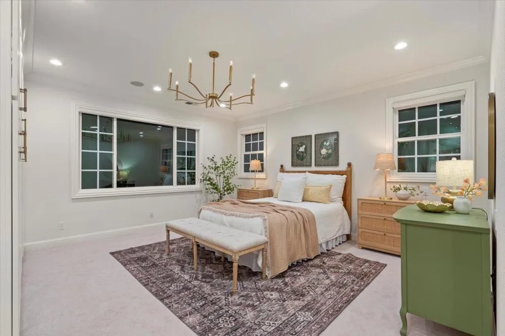 1750 Vista Del Sur Gilroy, CA 95020