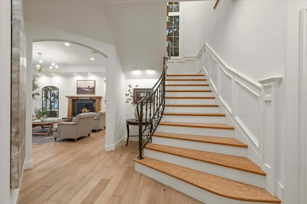 1750 Vista Del Sur Gilroy, CA 95020