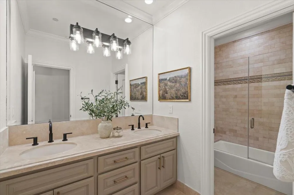 1750 Vista Del Sur Gilroy, CA 95020