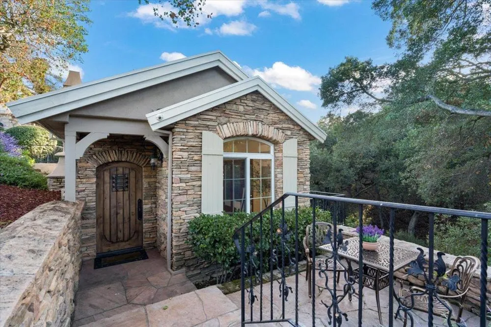 1750 Vista Del Sur Gilroy, CA 95020