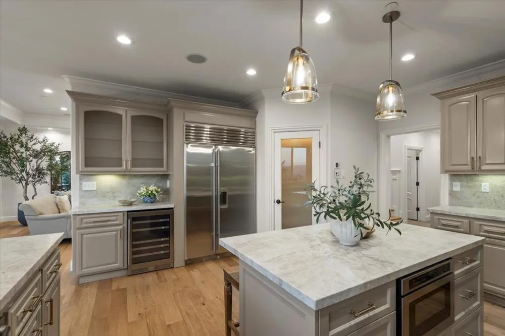 1750 Vista Del Sur Gilroy, CA 95020