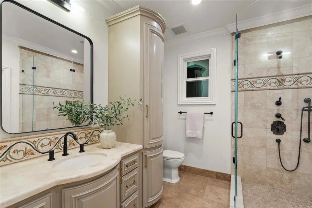 1750 Vista Del Sur Gilroy, CA 95020
