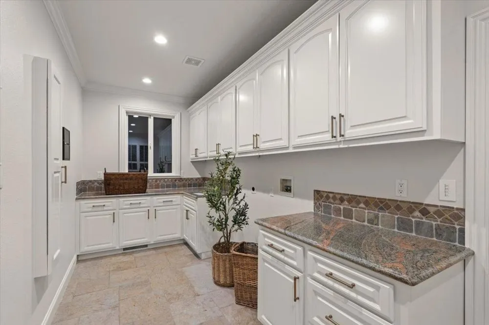 1750 Vista Del Sur Gilroy, CA 95020