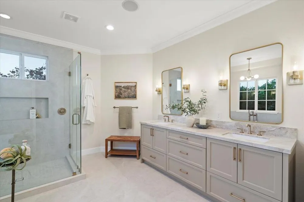 1750 Vista Del Sur Gilroy, CA 95020
