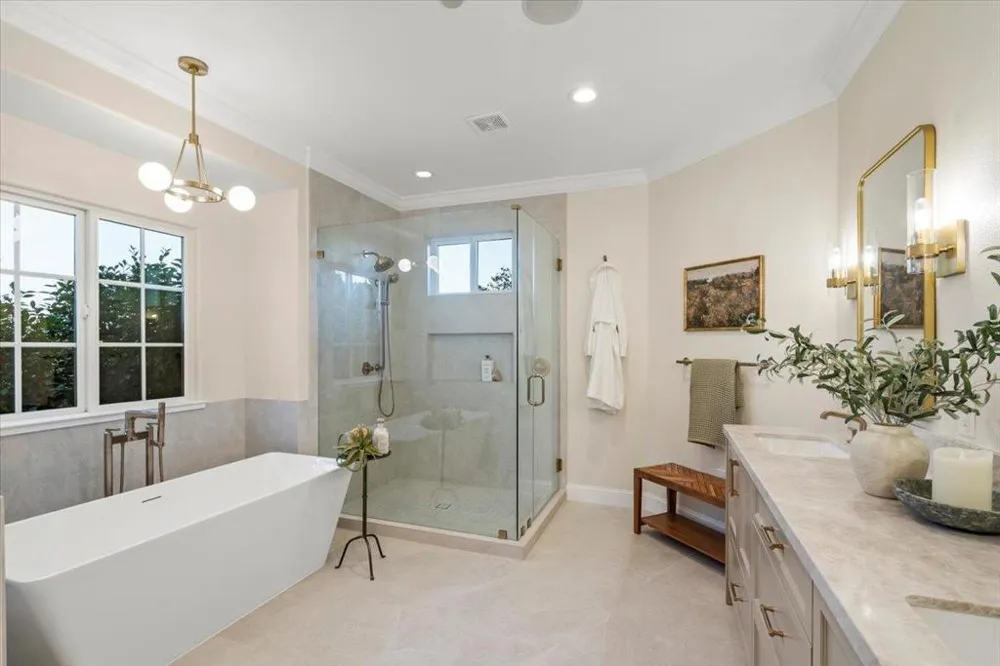 1750 Vista Del Sur Gilroy, CA 95020