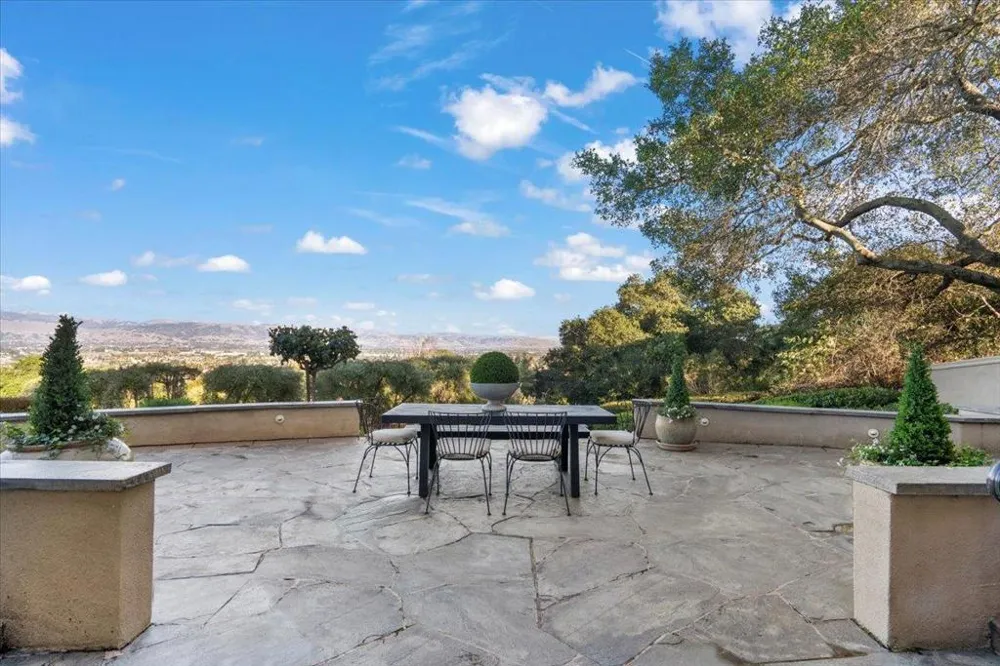 1750 Vista Del Sur Gilroy, CA 95020