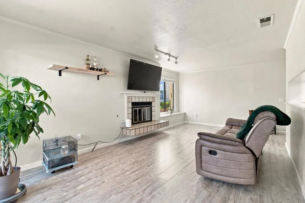 2448 Main Street #B Salinas, CA 93906