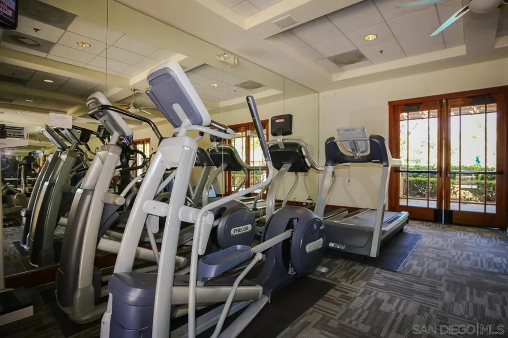 2263 Paseo Saucedal Carlsbad, CA 92009