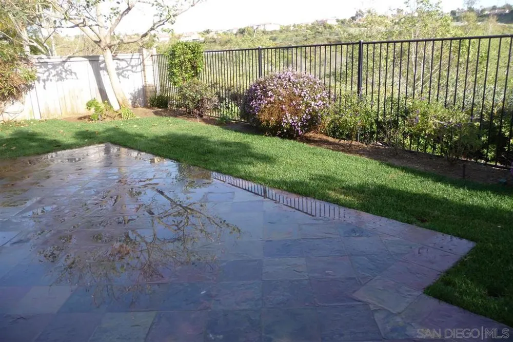 2263 Paseo Saucedal Carlsbad, CA 92009