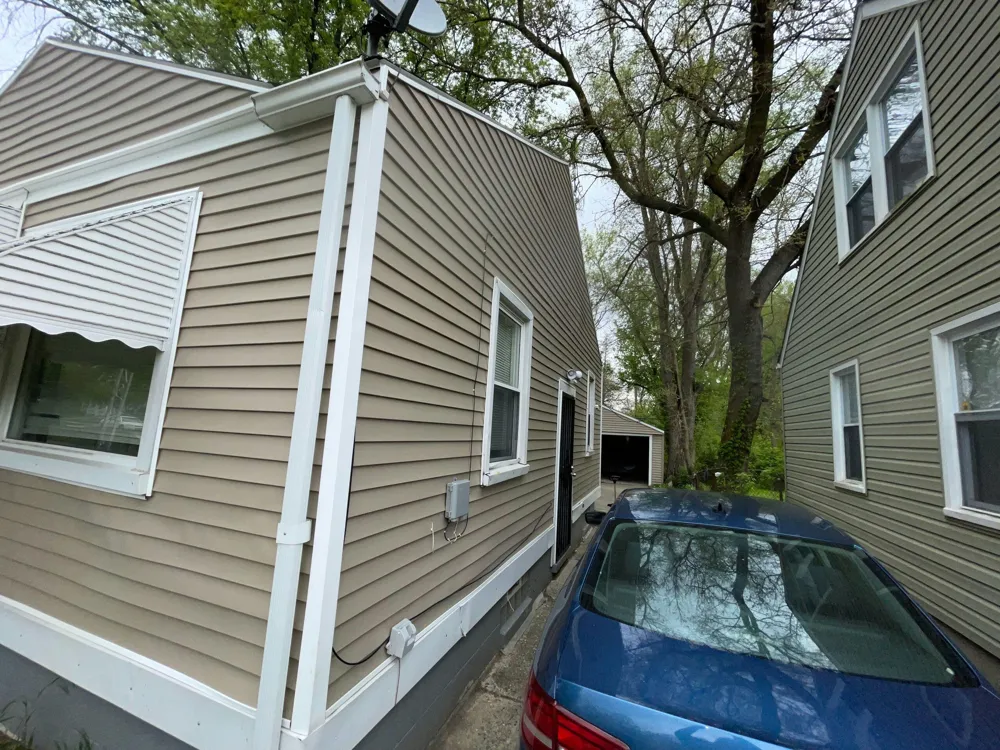 14382 Dolphin Street Detroit, MI 48223