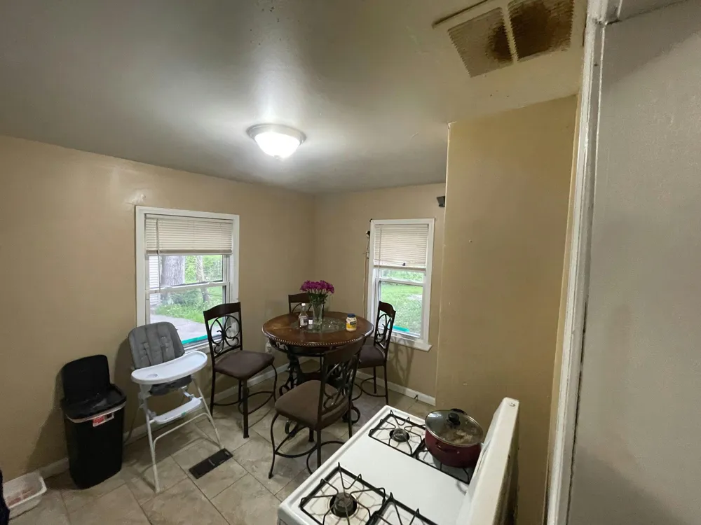 14382 Dolphin Street Detroit, MI 48223