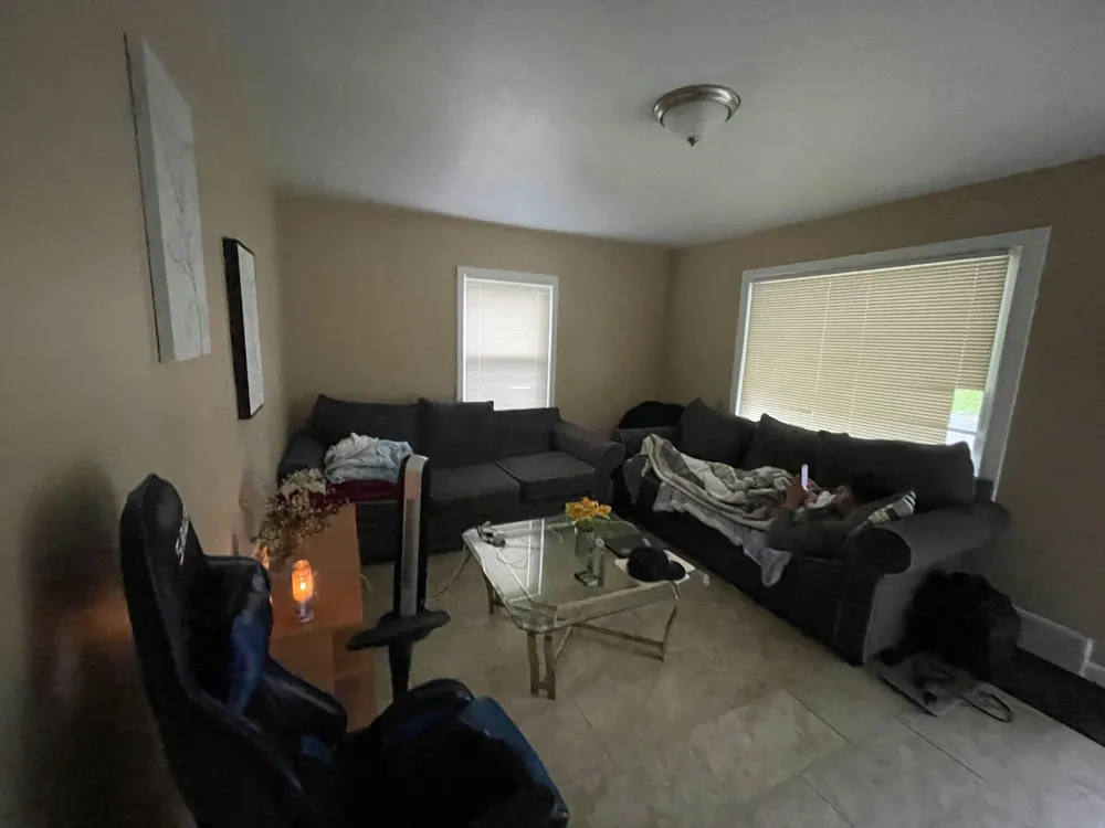 14382 Dolphin Street Detroit, MI 48223