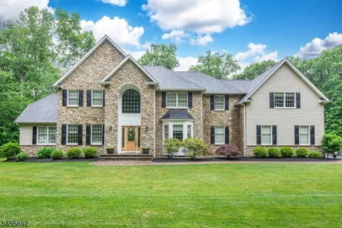 18 Stoneybrook Road