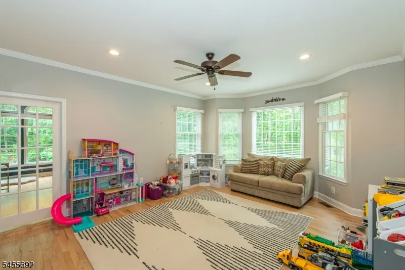 18 Stoneybrook Road Washington, NJ 07853