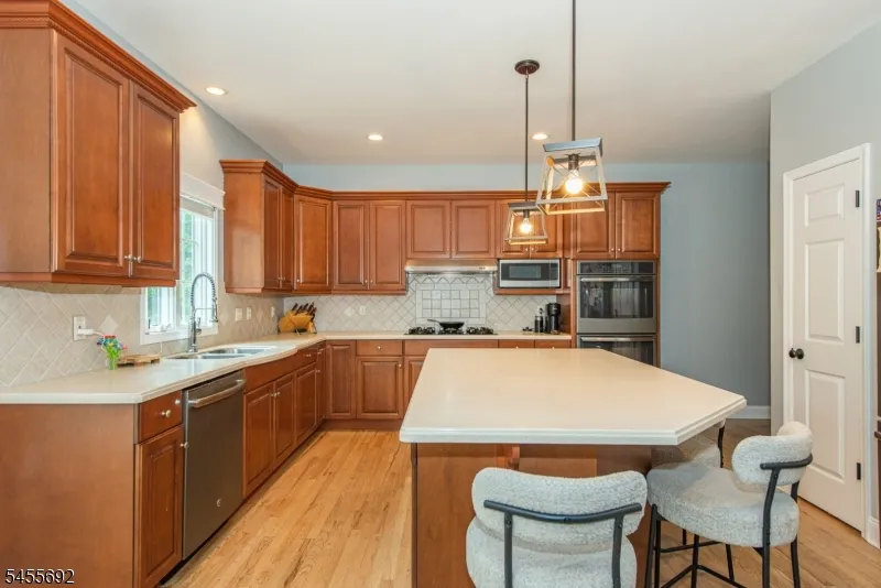 18 Stoneybrook Road Washington, NJ 07853