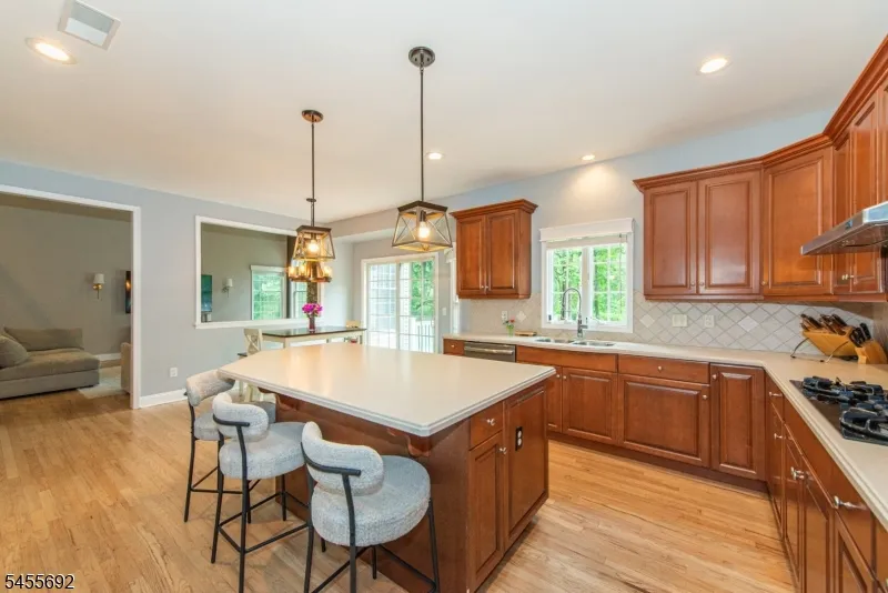 18 Stoneybrook Road Washington, NJ 07853