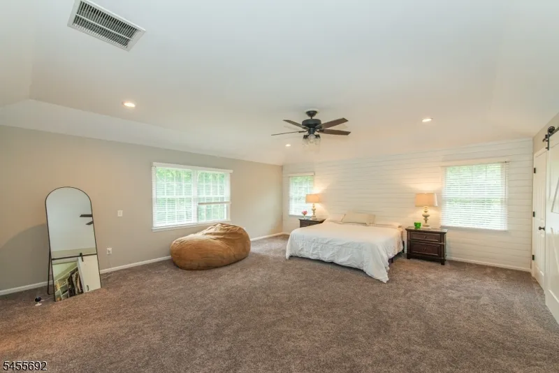 18 Stoneybrook Road Washington, NJ 07853