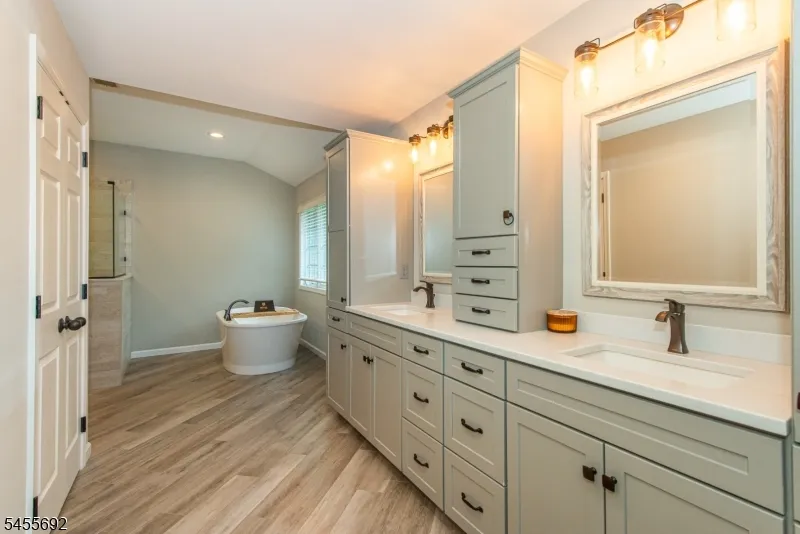 18 Stoneybrook Road Washington, NJ 07853