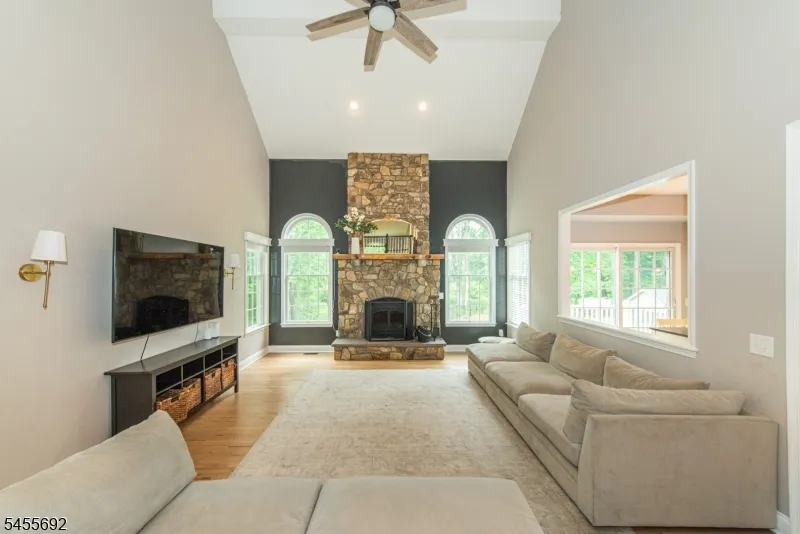 18 Stoneybrook Road Washington, NJ 07853