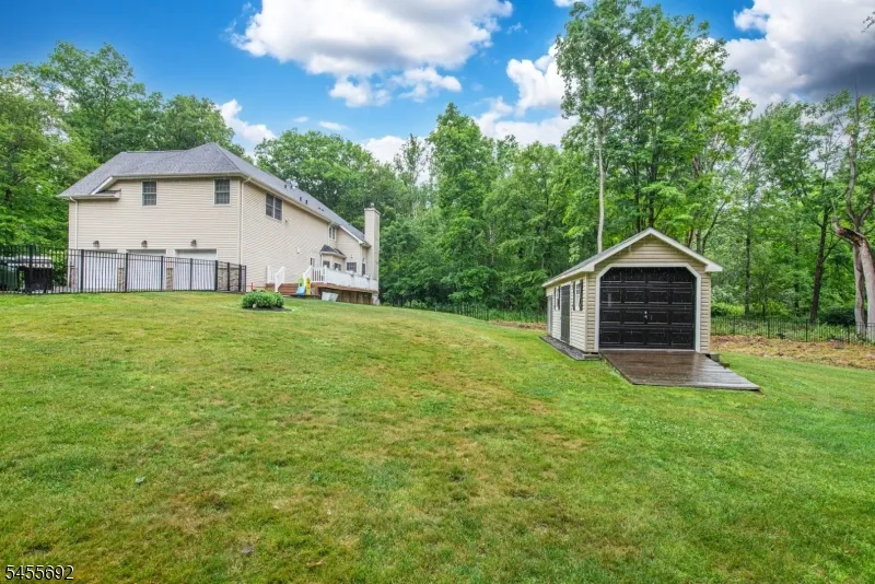 18 Stoneybrook Road Washington, NJ 07853